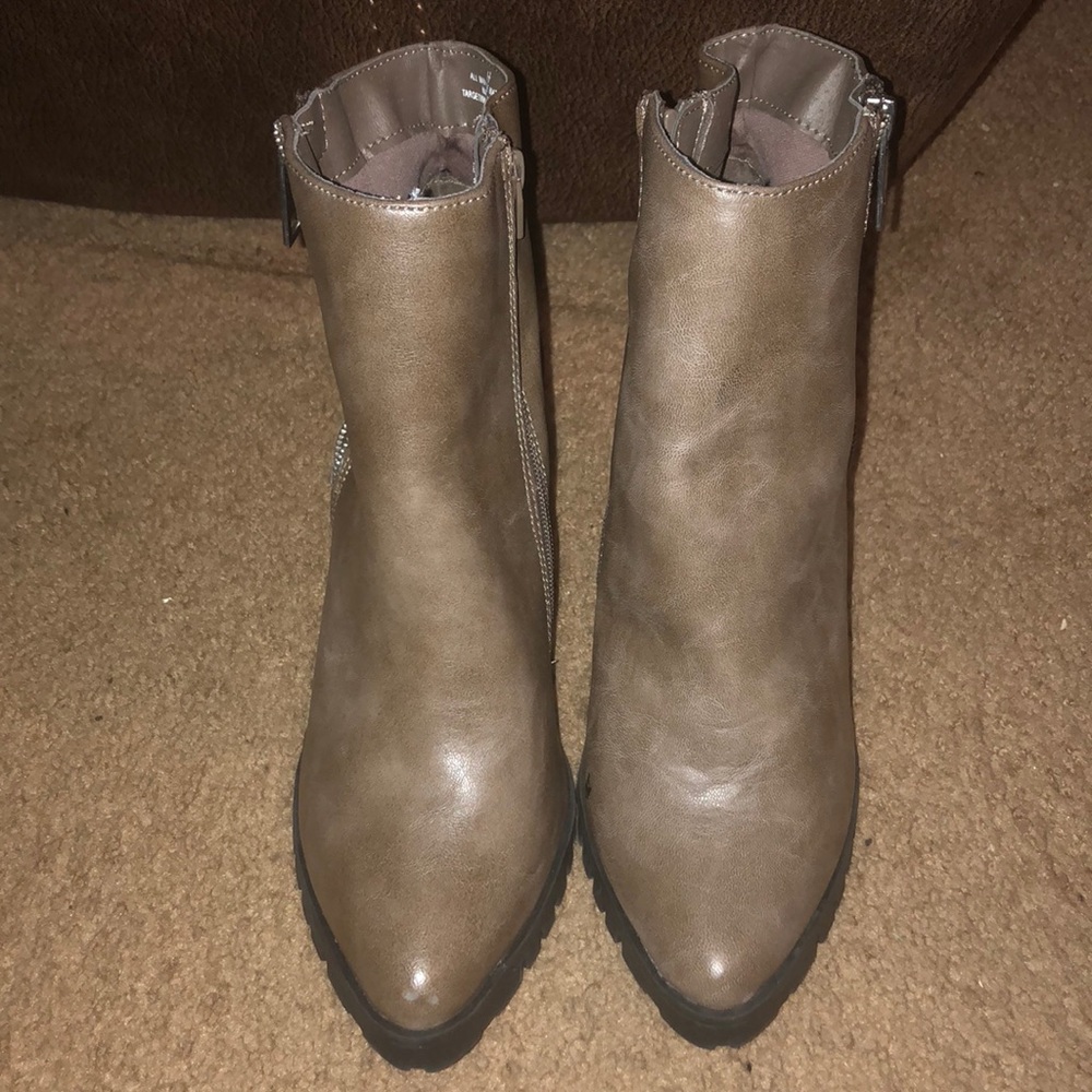 Ankle boots